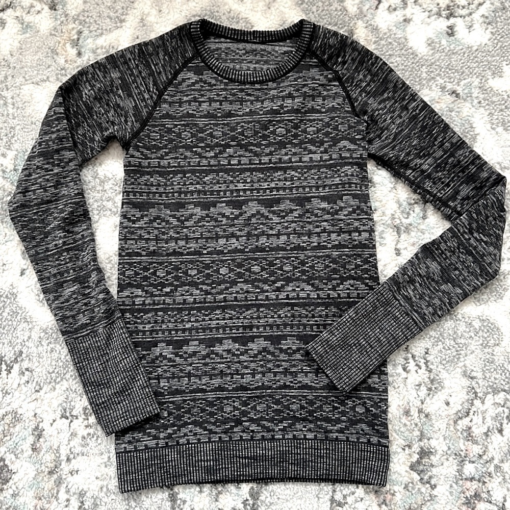 Lululemon Rest Less Pullover in Heathered Black